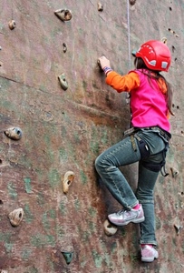 casco, parete, rosso, bambina, sport, arrampicata, jeans, scarpe, rosa, gambe, scalata, fucsia, ragazza, corda