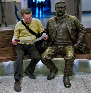 statua, panchina, leggere, lettura, bronzo, uomo, binocolo, turista, scarpe, due