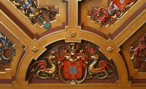 stemma, rosso, draghi, legno, oro, semicerchio, elmi, bandiere, torri, ali, verde, drago, soffitto, marrone