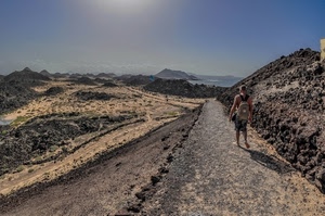 strada, cielo, zaino, sentiero, persona, montagne, camminare, terra, strade, trekking, uomo, pietre, sole, azzurro, escursionista, sentieri, panorama, paesaggio, montagna, sassi, ombra